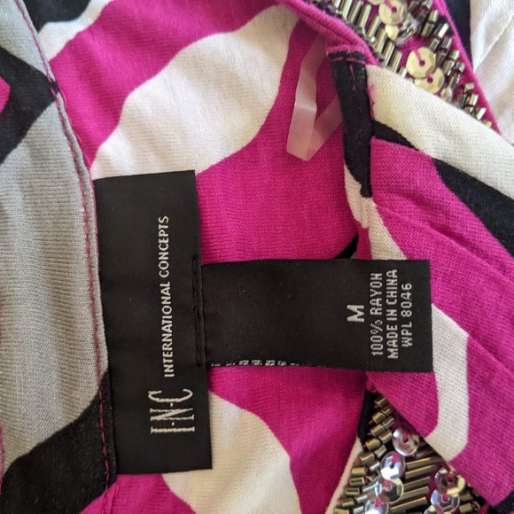 EUC INC Sleeveless Tank Top w/ Beaded Keyhole Neck - Pink, White & Black Pattern - Picture 5 of 7